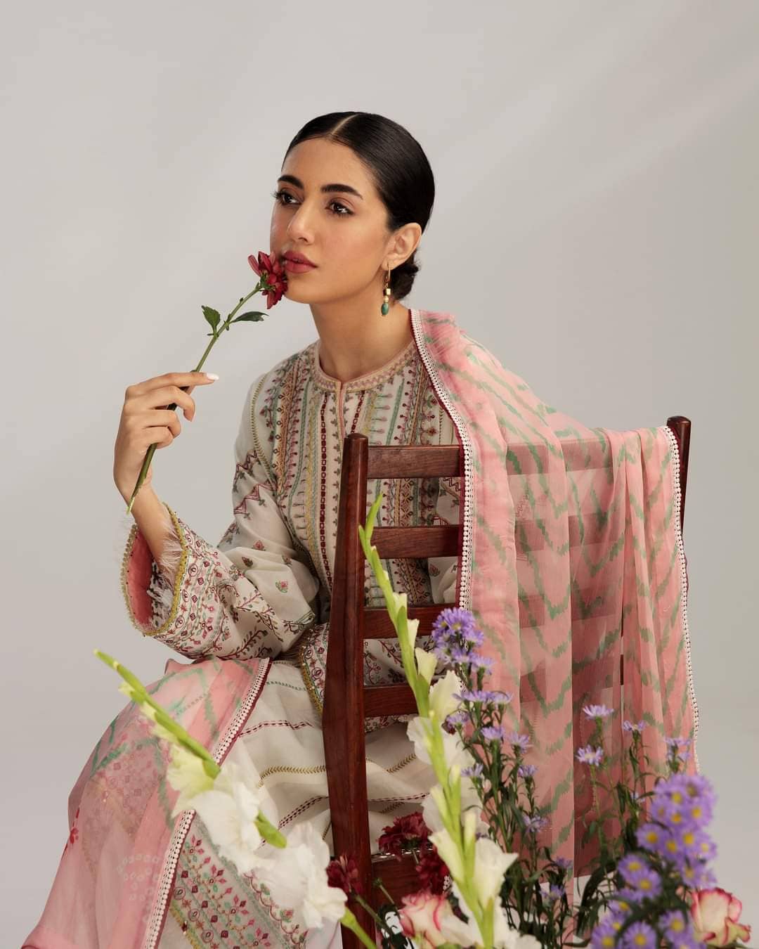 img_coco_lawn_by_zara_shahjahan_23_awwal_boutique