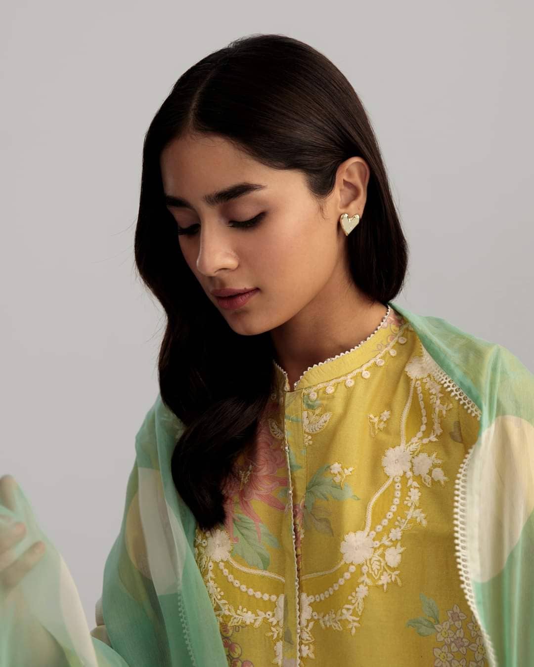 img_coco_lawn_by_zara_shahjahan_23_awwal_boutique