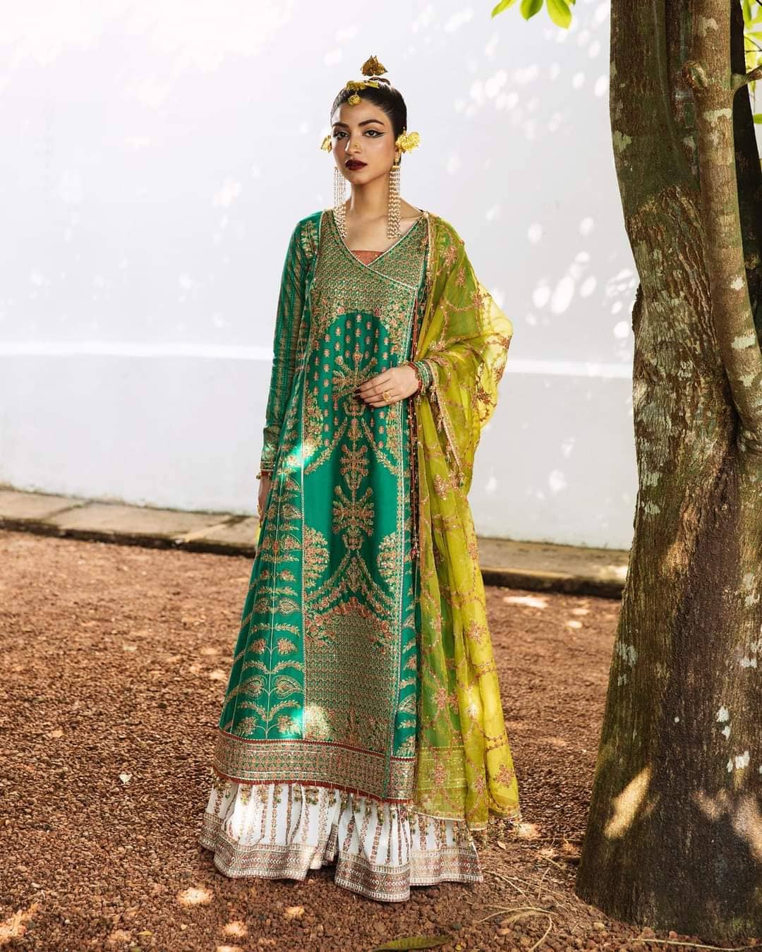 img_hussain_rehar_luxury_lawn_roshan_23_awwal_boutique