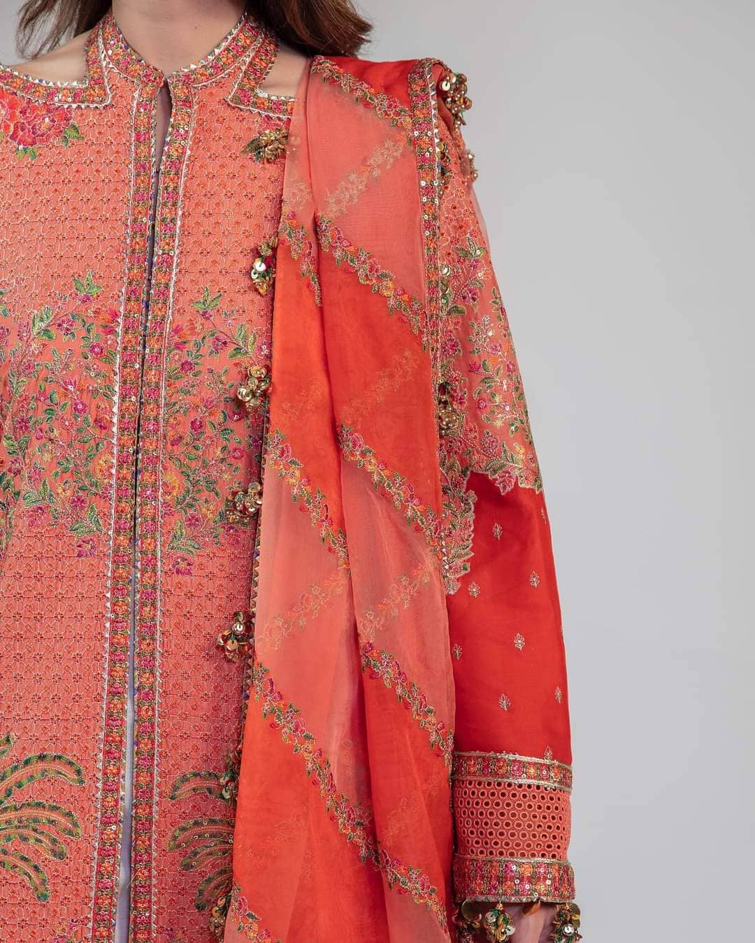 img_hussain_rehar_luxury_lawn_roshan_23_awwal_boutique