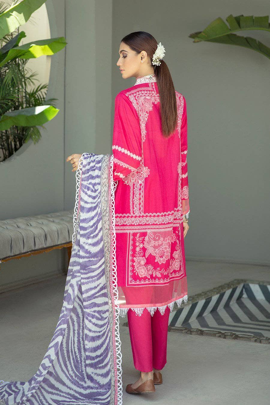 img_faixa_faixan_by_ittehad_lawn_2021_awwal_boutique