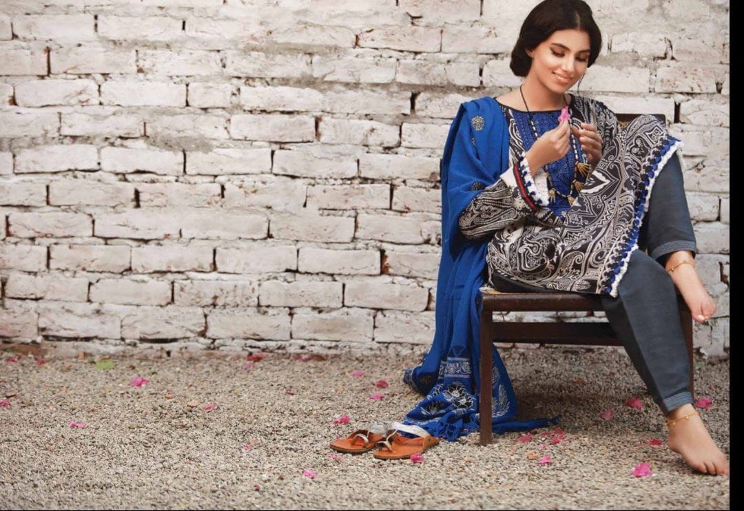 img_khaadi_winter_shawl_collection_awwal_boutique