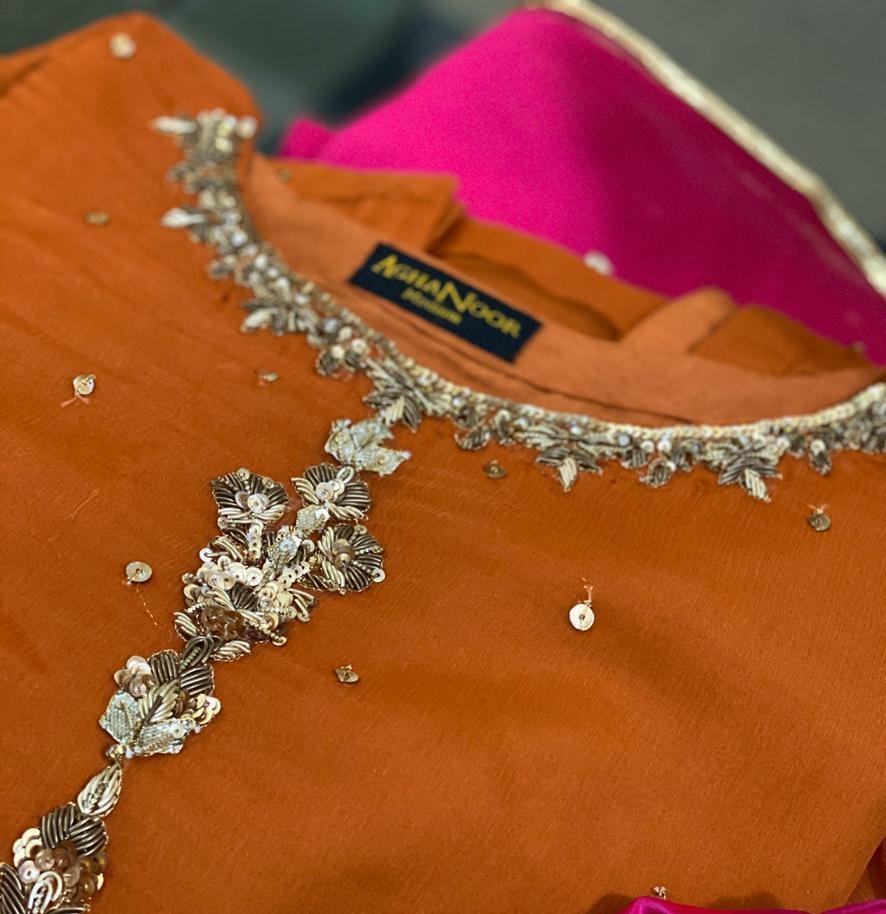 img_agha_noor_velvet_ready_made_sharara_style_wedding_awwal_boutique