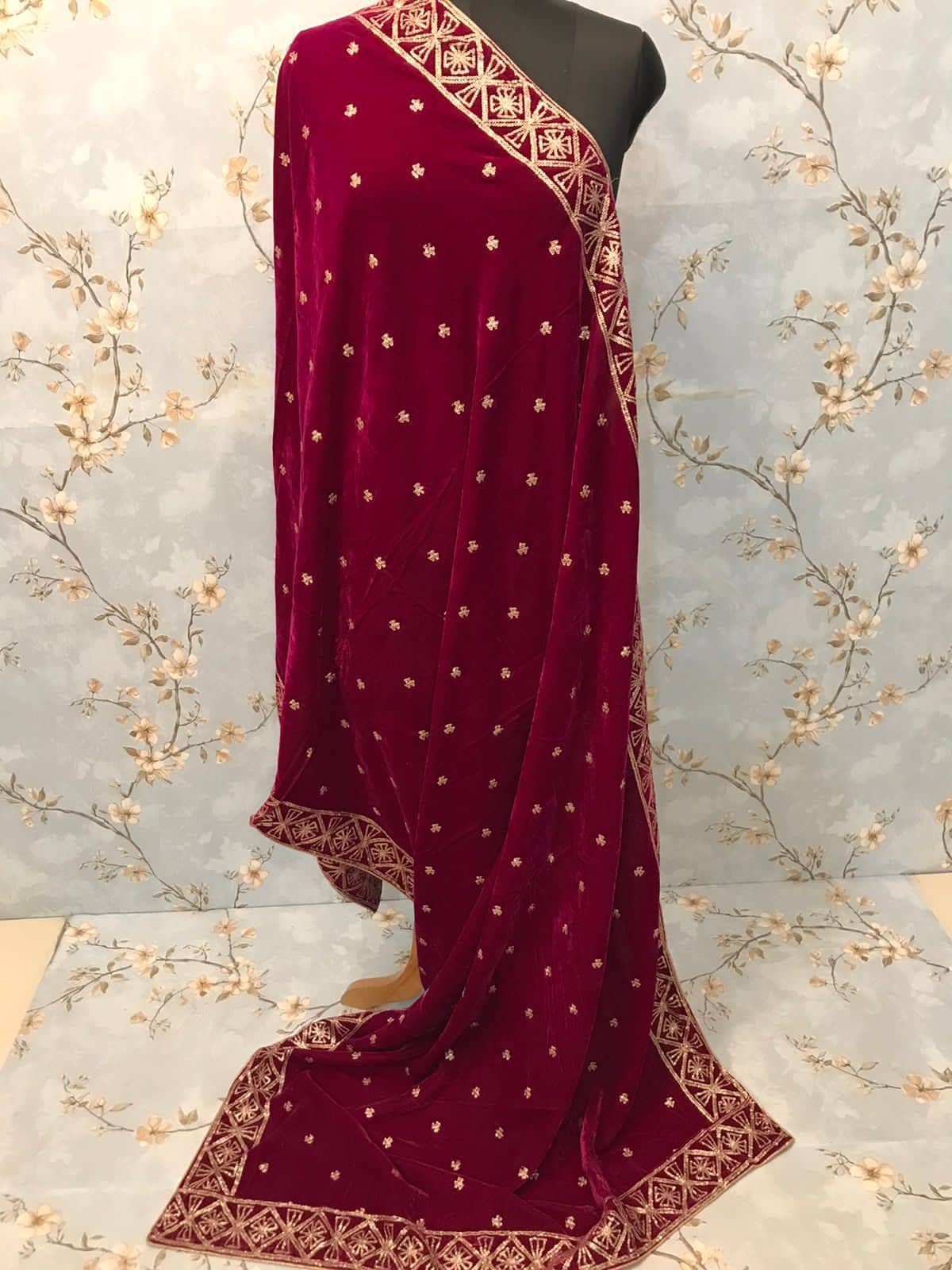Velvet Zardozi Embroidered Shawl/D 007