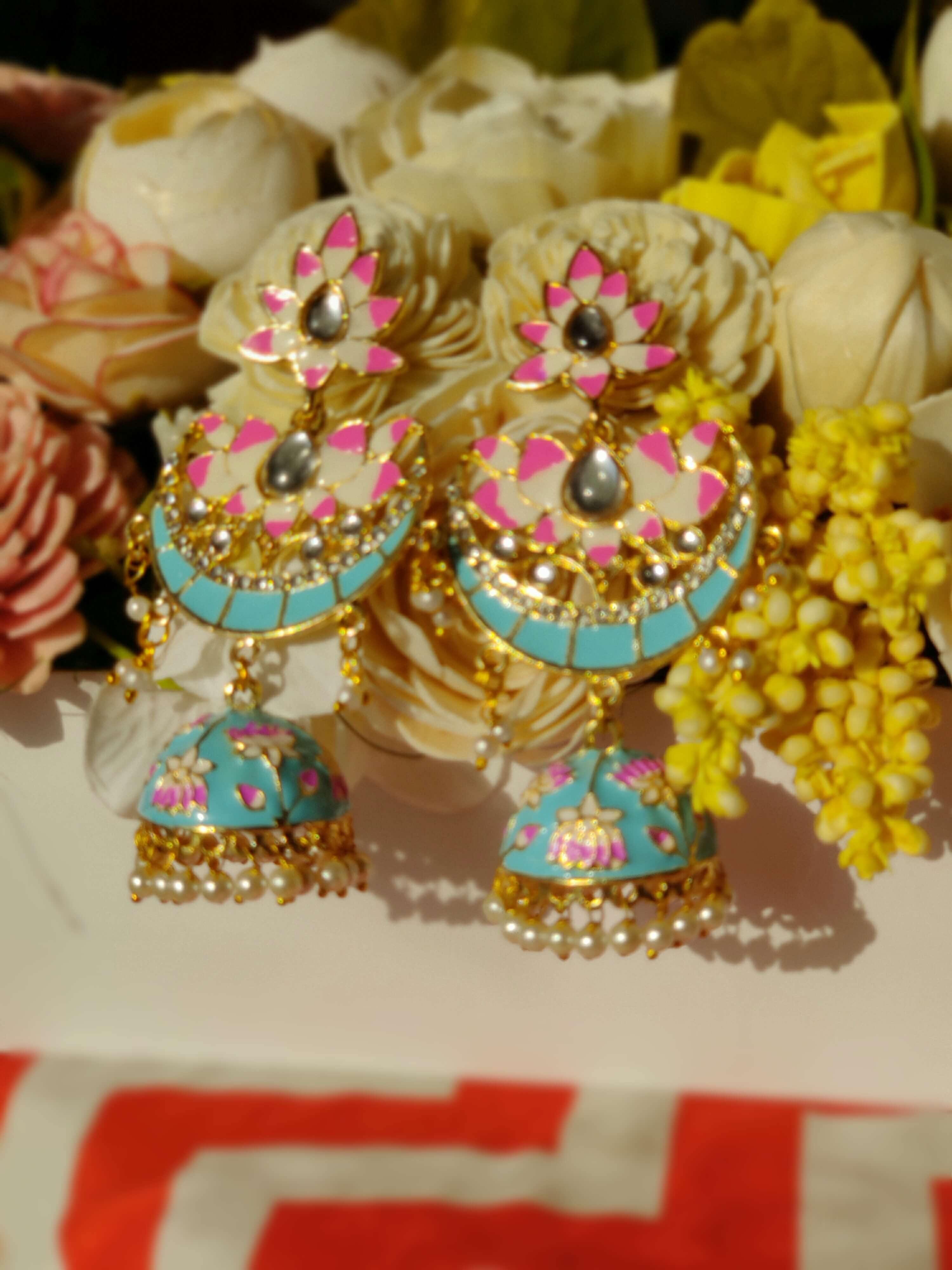 img_minakari_jewellery_jhumkis_awwal_boutique