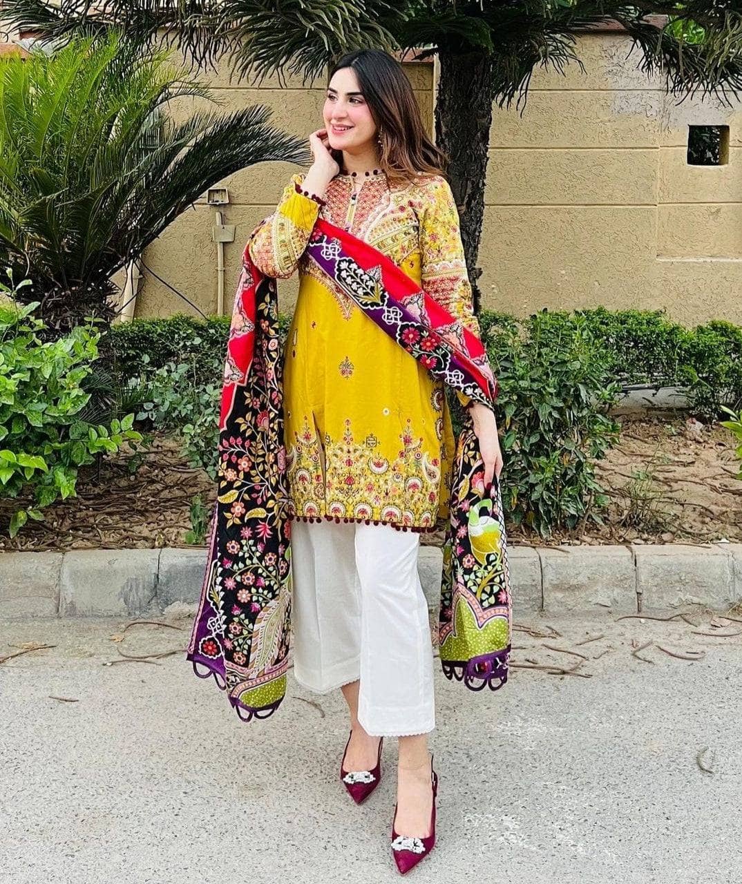 img_elan_lawn_22_awwal_boutique