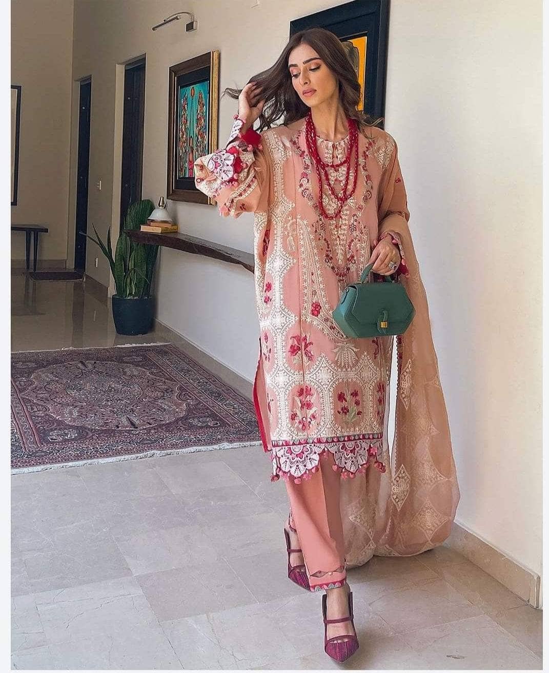 img_elan_lawn_22_awwal_boutique