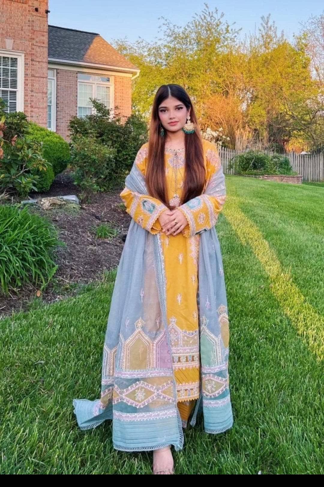 img_qalmakar_luxury_lawn_22_awwal_boutique