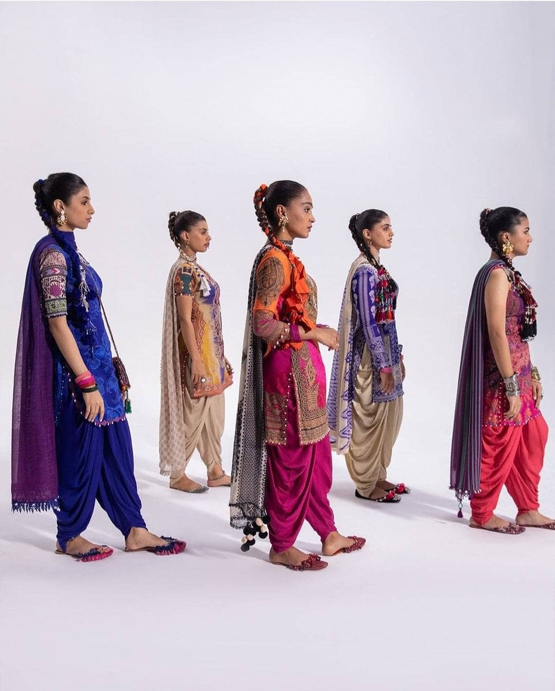 img_sana_safinaz_mahay_lawn_22_awwal_boutique