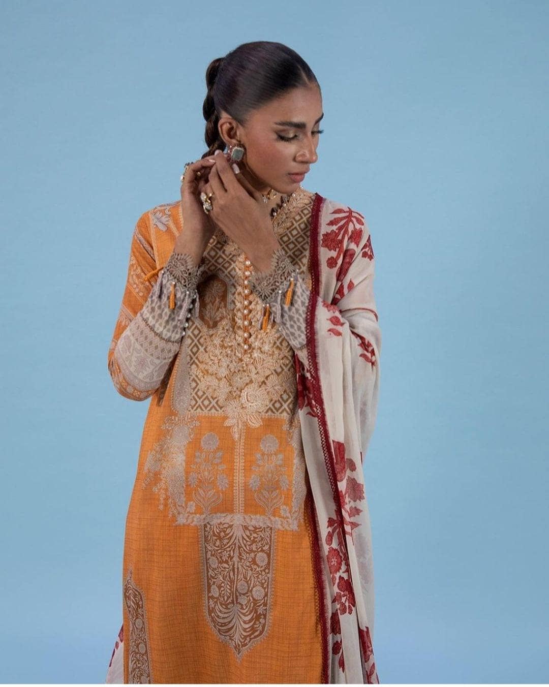 img_sana_safinaz_mahay_lawn_22_awwal_boutique