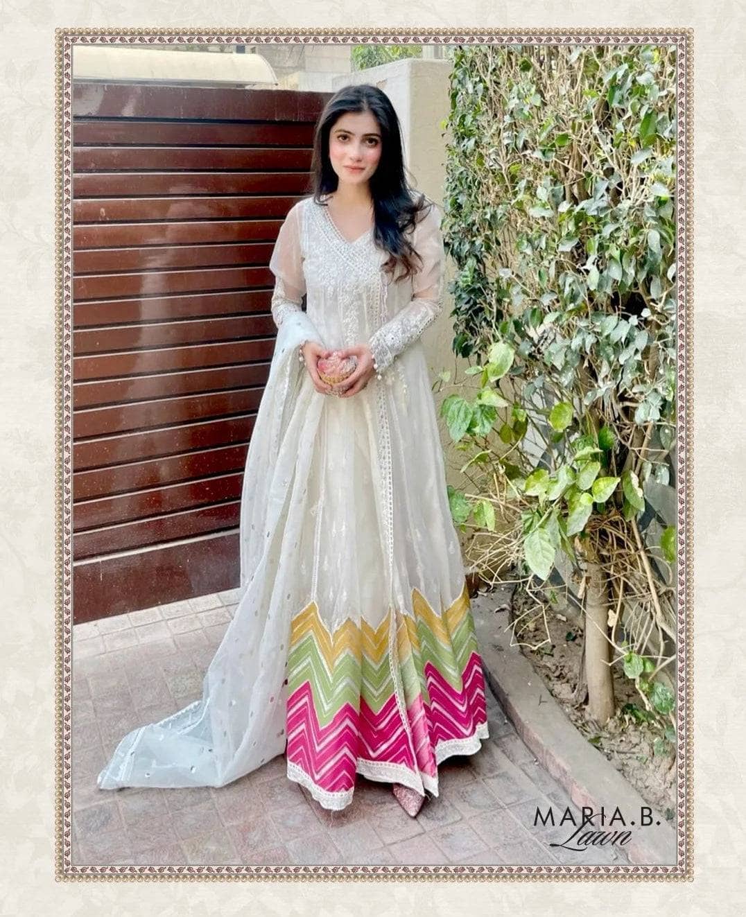 img_maria_b_lawn_22_awwal_boutique