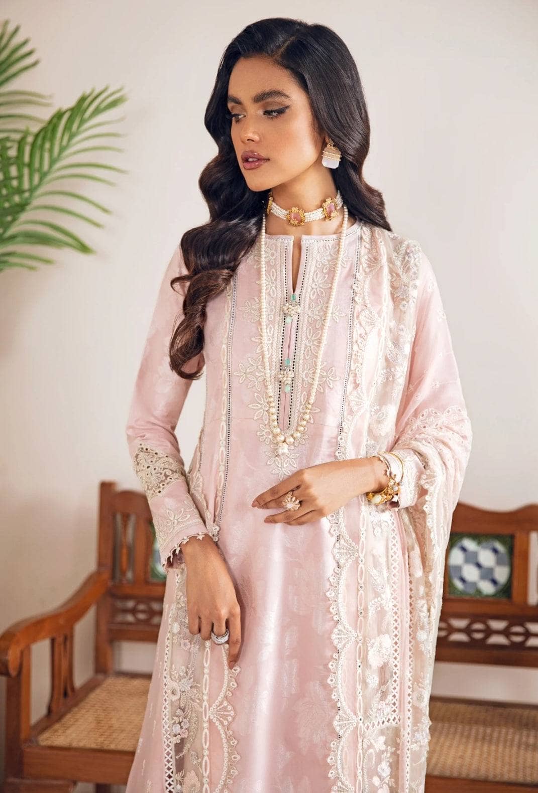 img_baroque_khurmi_jacquard_lawn_awwal_boutique