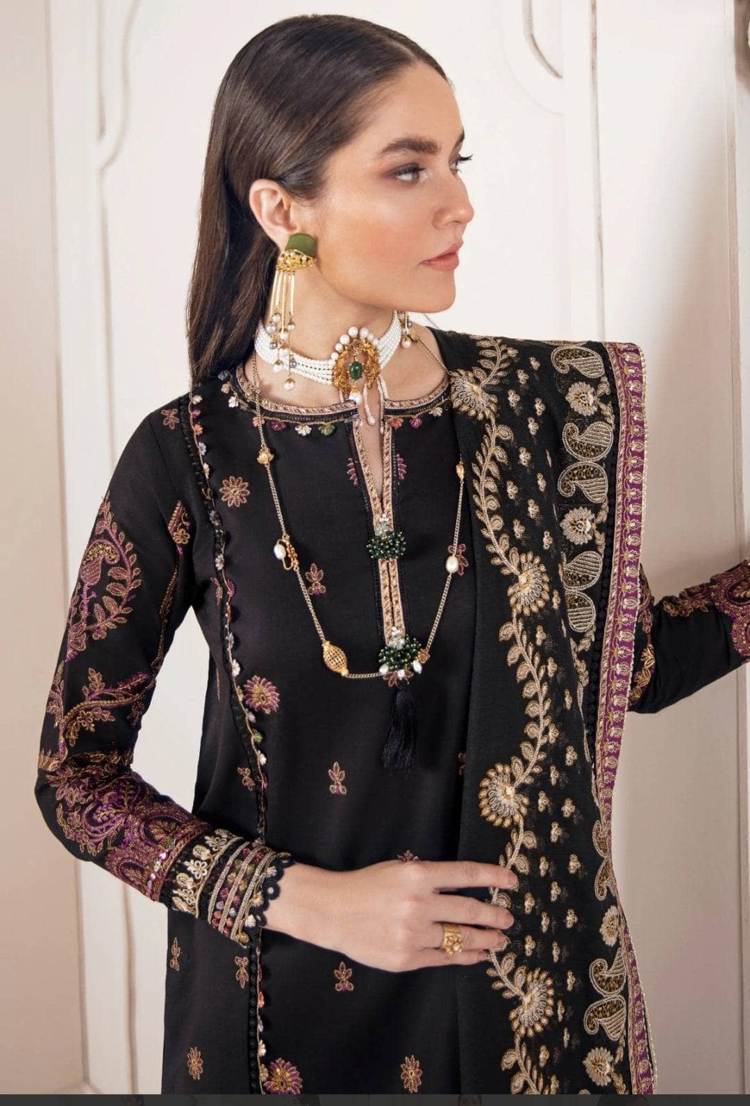 img_baroque_khurmi_jacquard_lawn_awwal_boutique