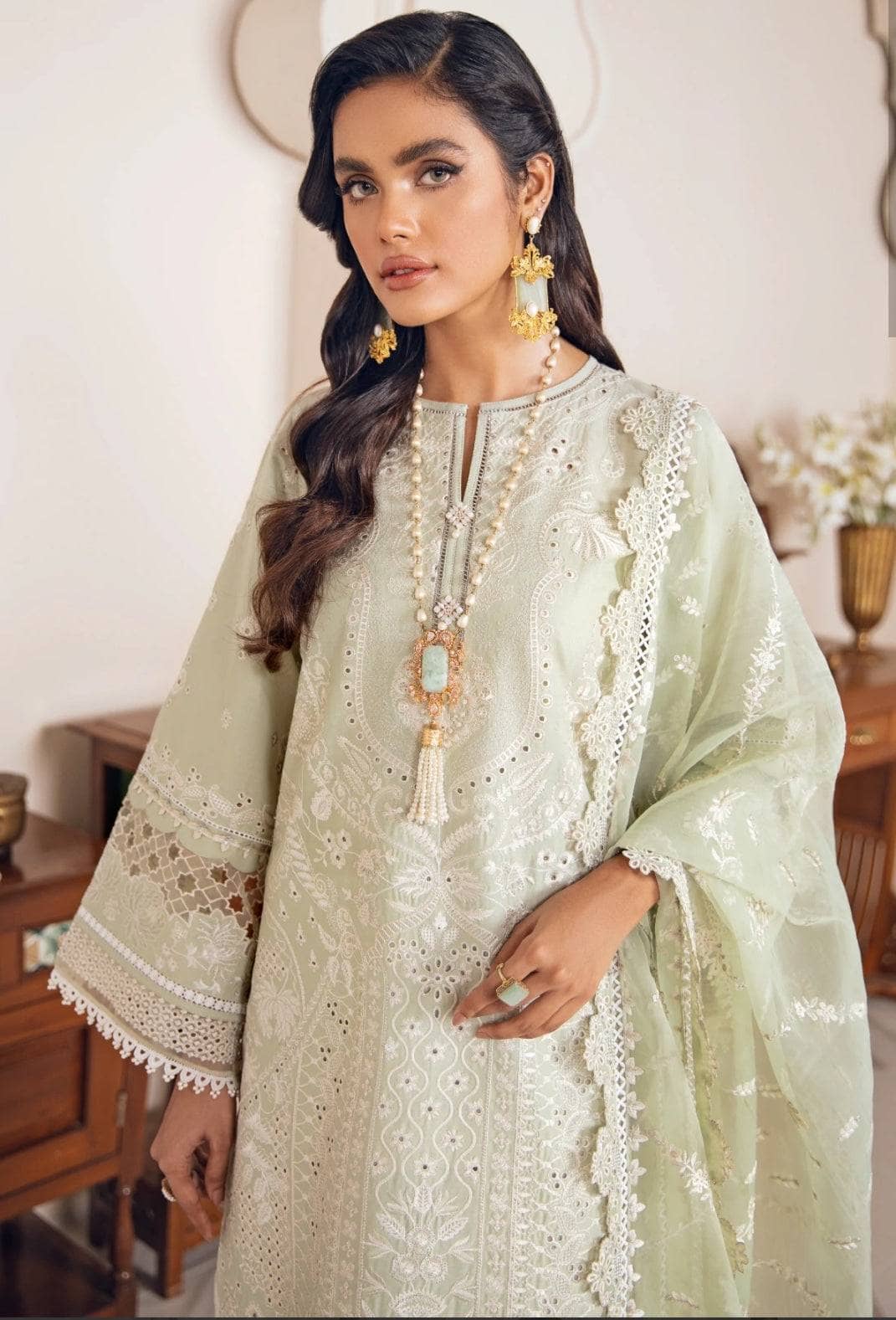 img_baroque_khurmi_jacquard_lawn_awwal_boutique