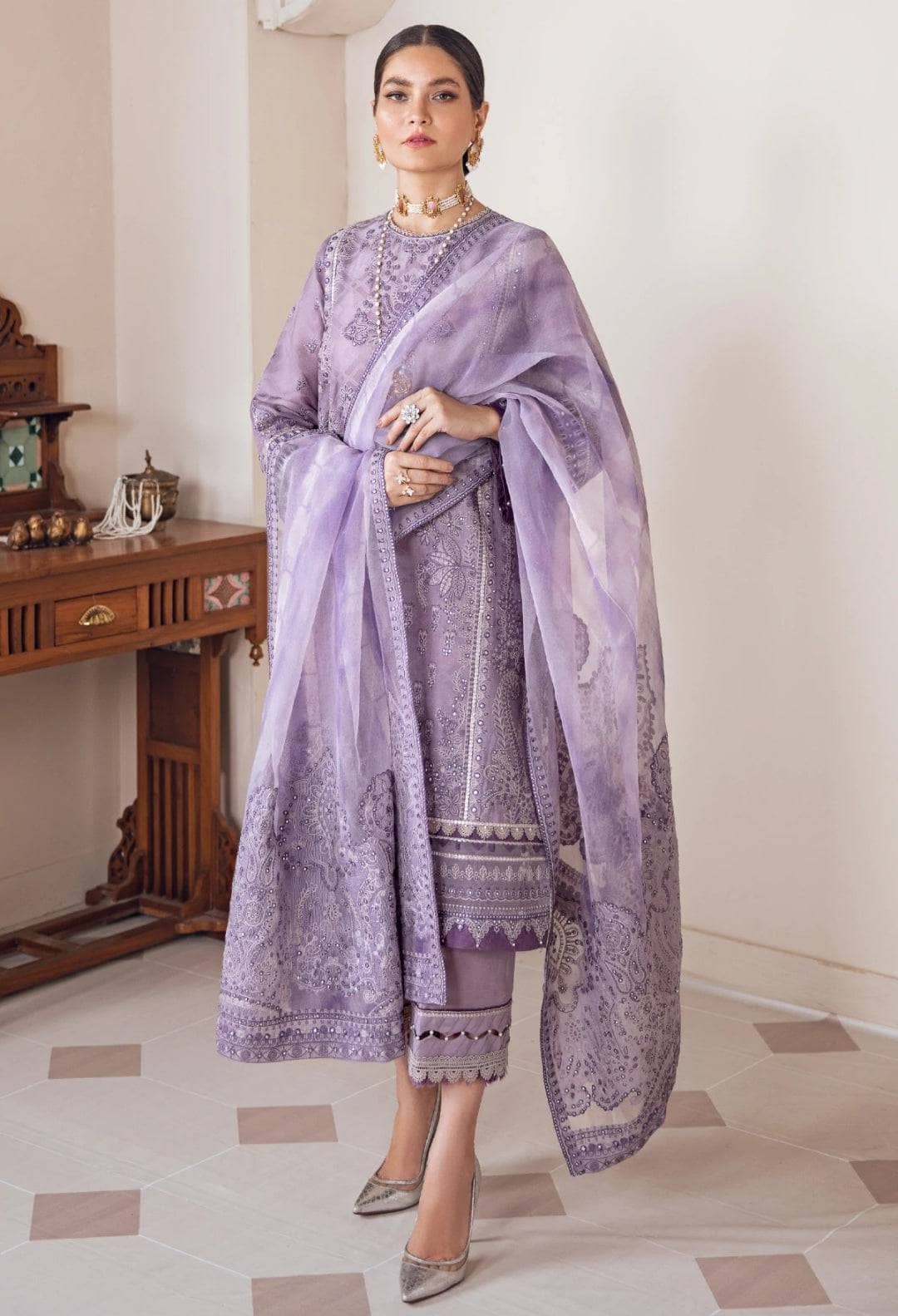 img_baroque_khurmi_jacquard_lawn_awwal_boutique