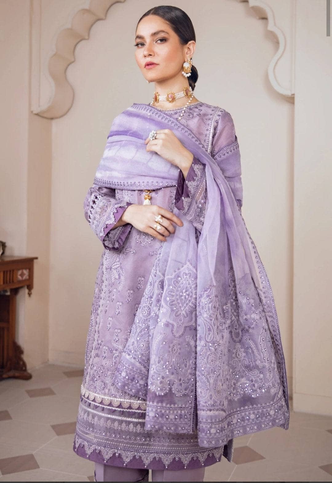 img_baroque_khurmi_jacquard_lawn_awwal_boutique