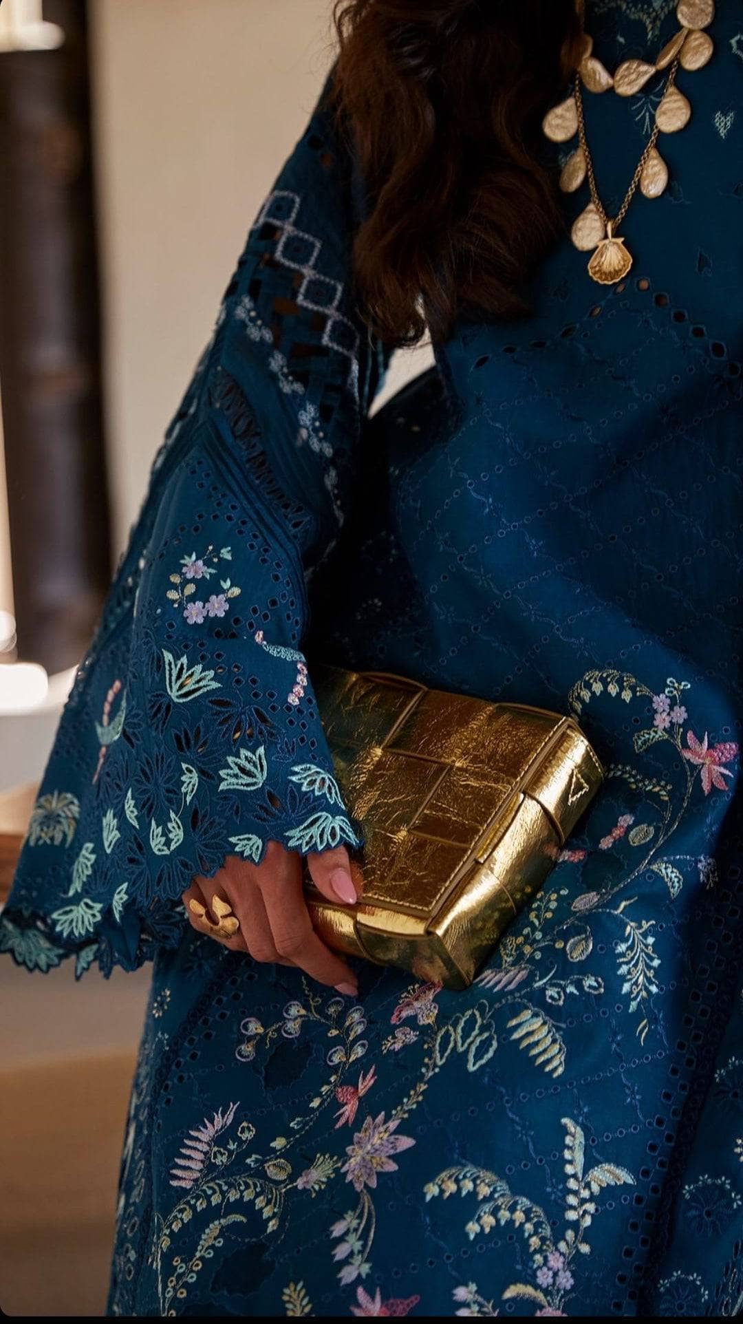 img_suffuse_lawn_collection_22_awwal_boutique