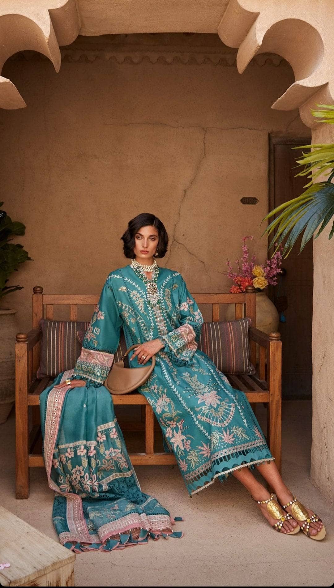 img_suffuse_lawn_collection_22_awwal_boutique