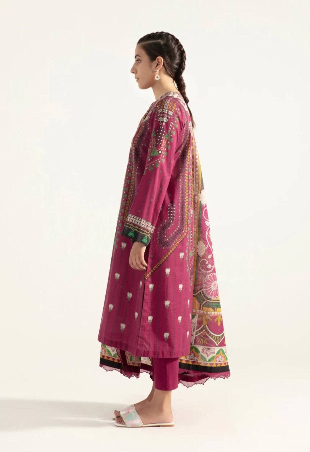 img_sapphire_intermix_awwal_boutique