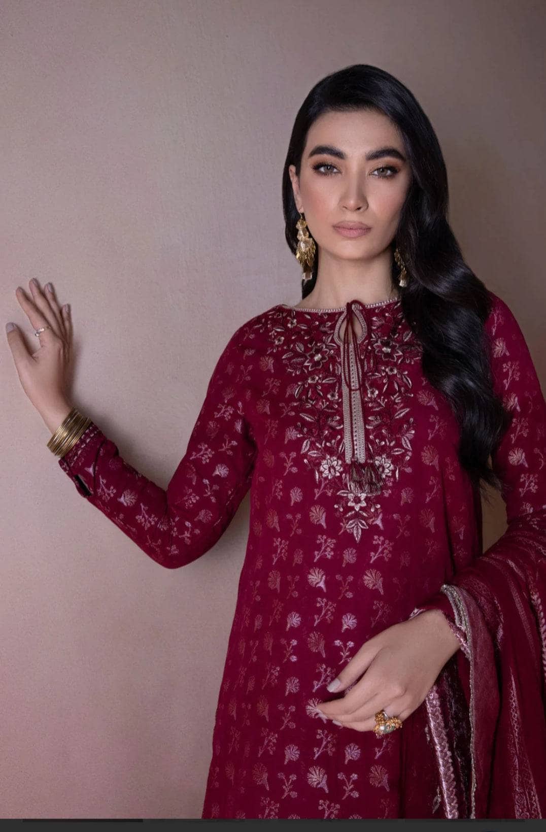 img_sapphire_intermix_awwal_boutique