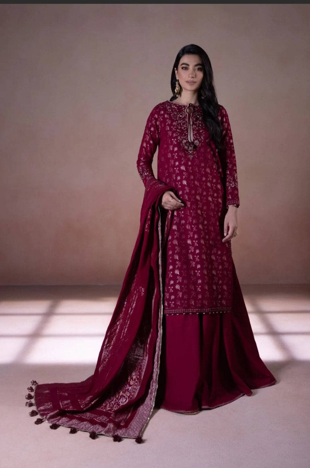 img_sapphire_intermix_awwal_boutique