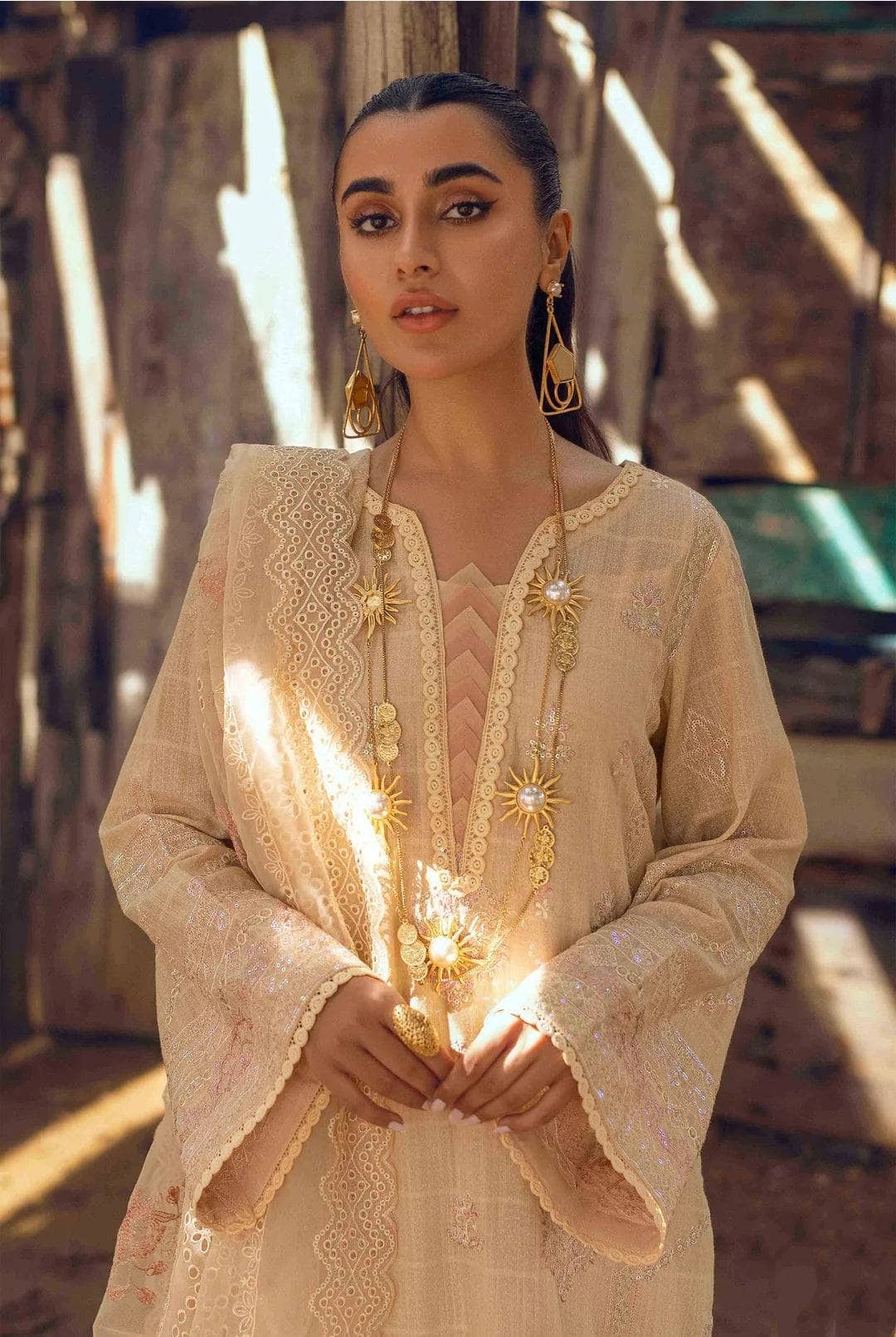 img_nureh_karavan_jacquard_awwal_boutique