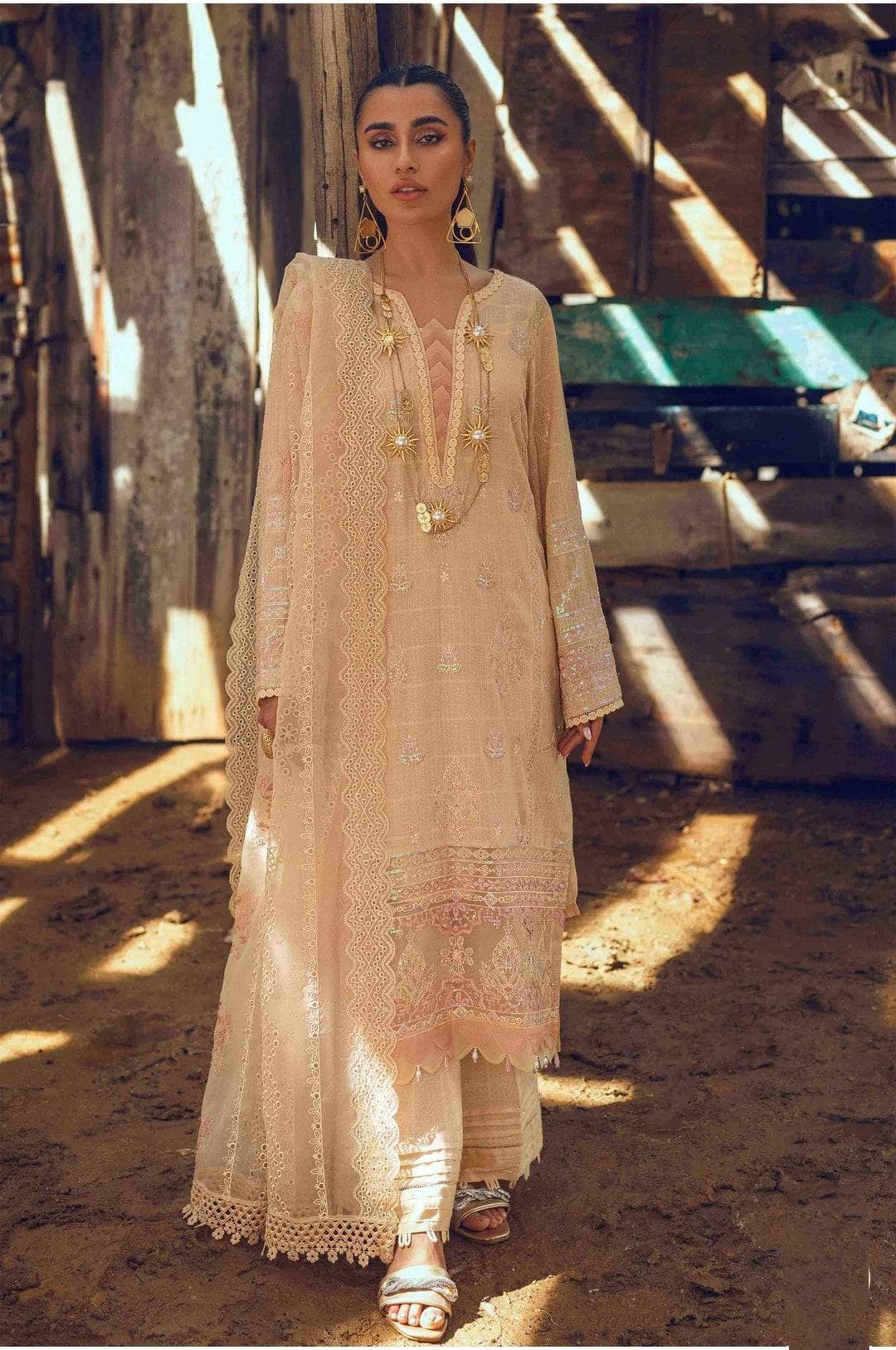 img_nureh_karavan_jacquard_awwal_boutique