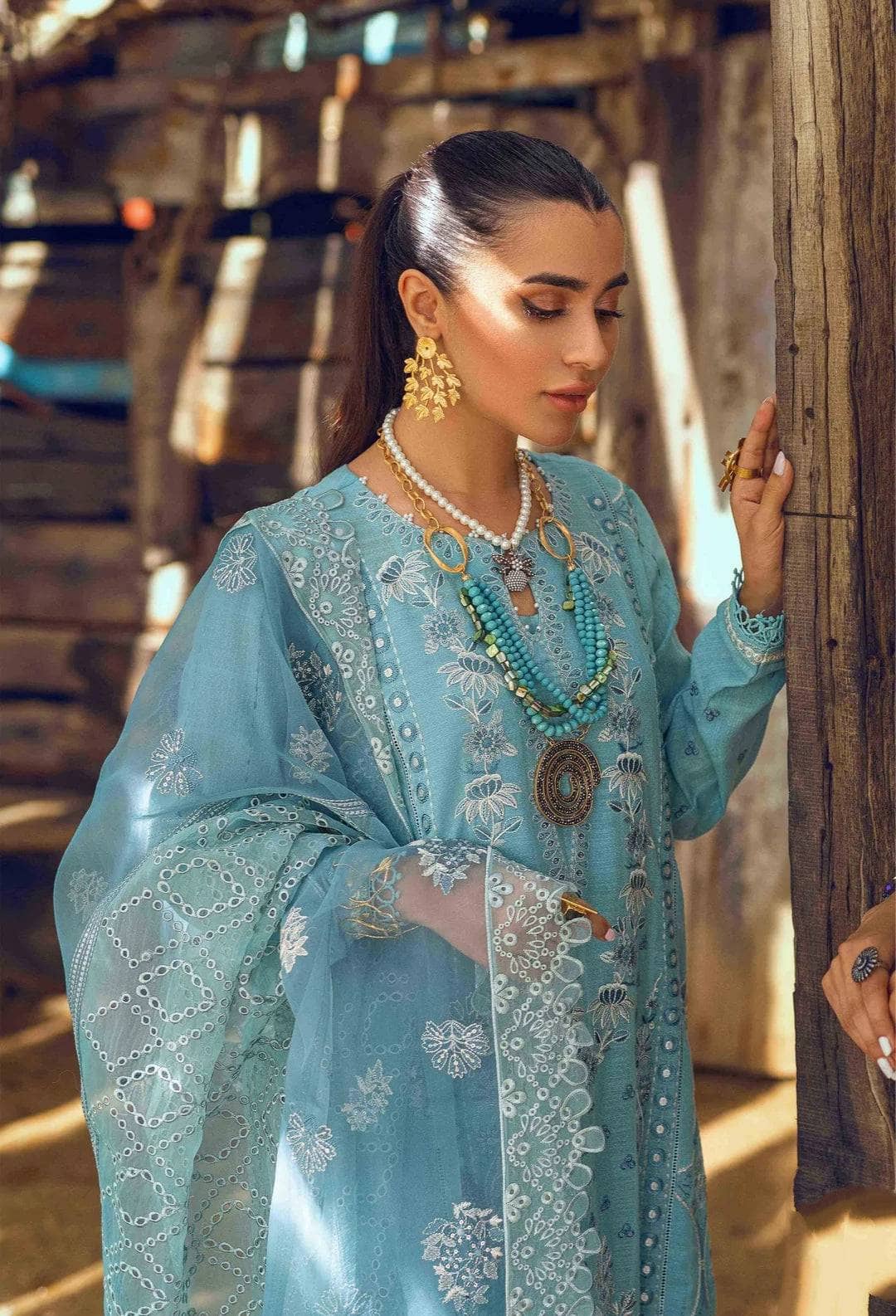 img_nureh_karavan_jacquard_awwal_boutique