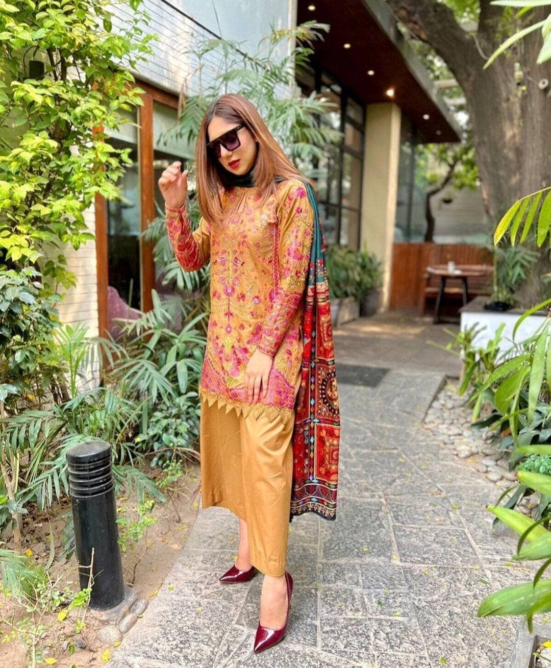 img_spotted_in_zaha_lawn_22_awwal_boutique
