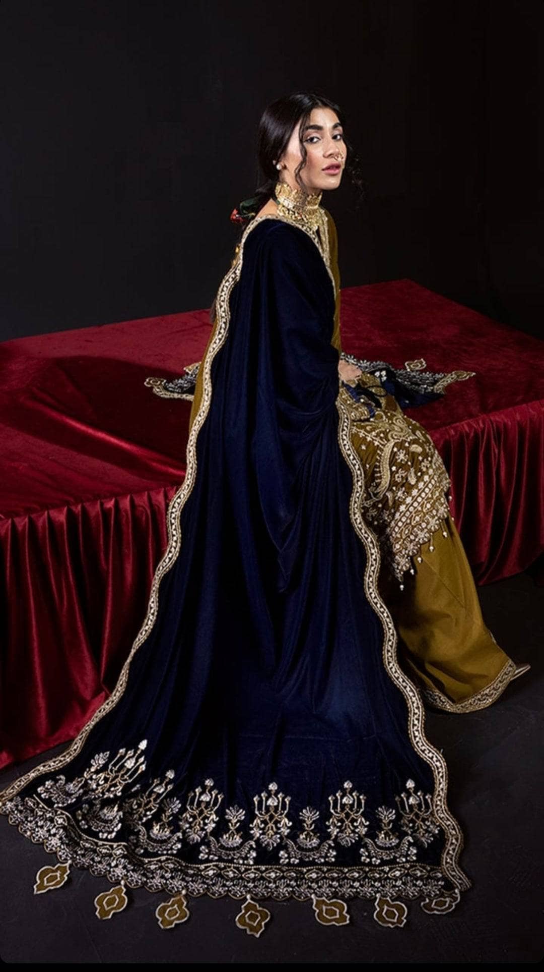 img_nureh_maya_velvet_awwal_boutique