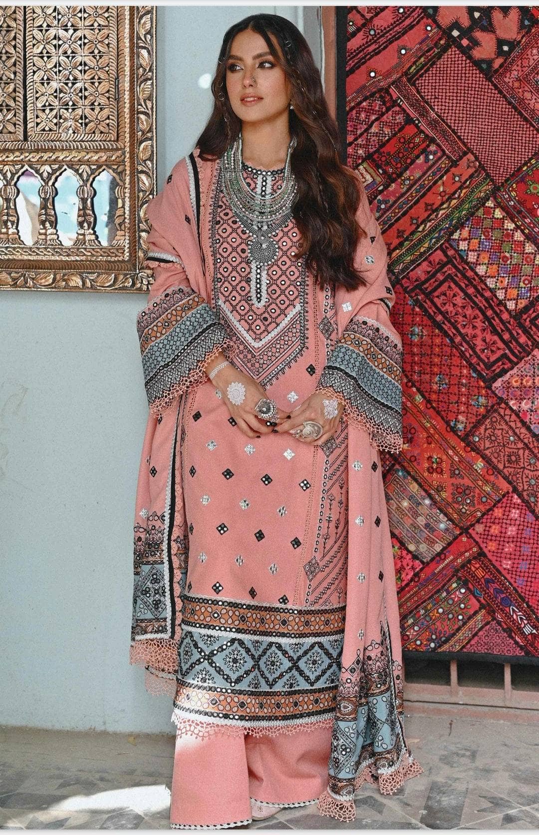 img_qalamkar_luxury_shawl_collection_awwal_boutique