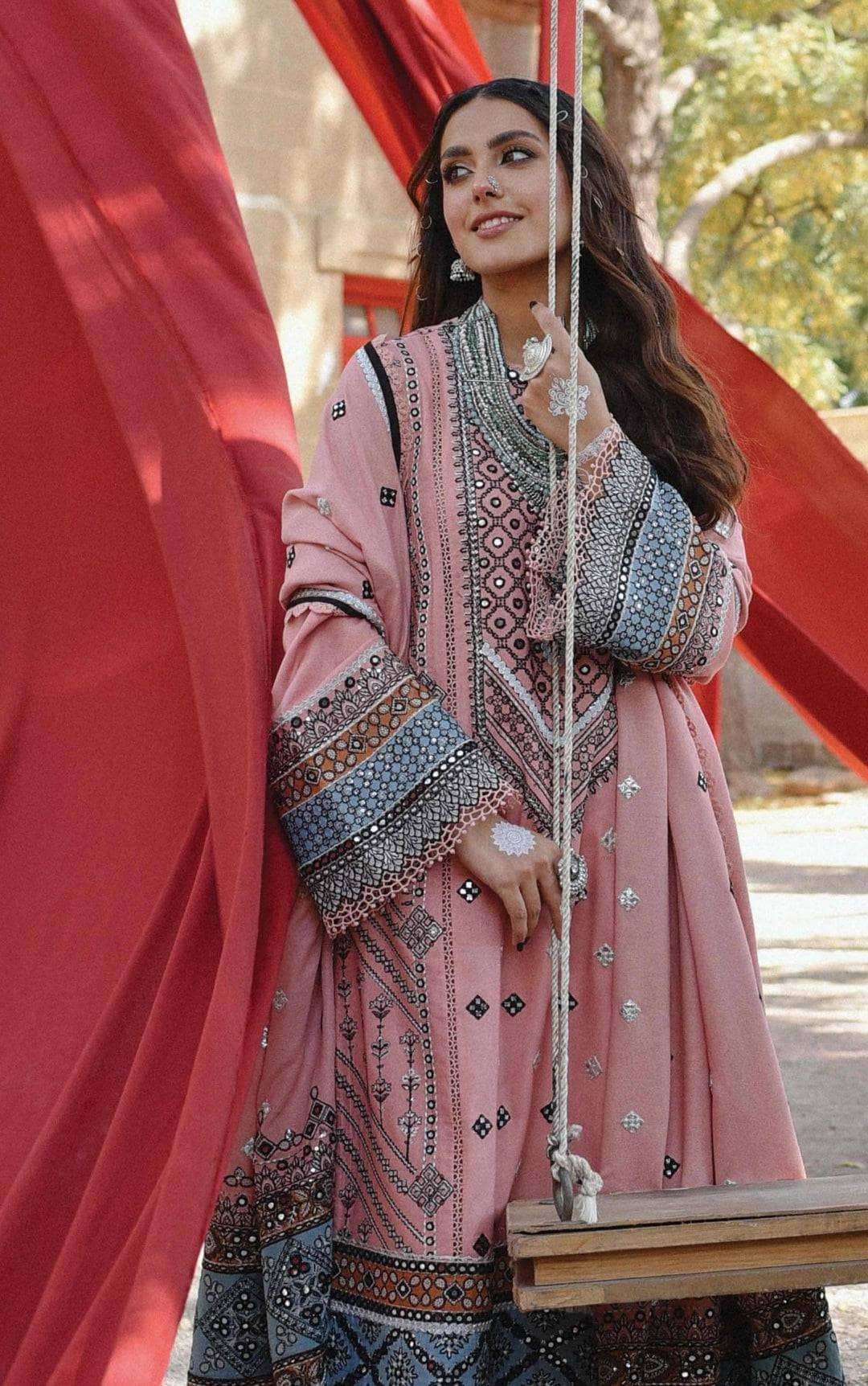 img_qalamkar_luxury_shawl_collection_awwal_boutique