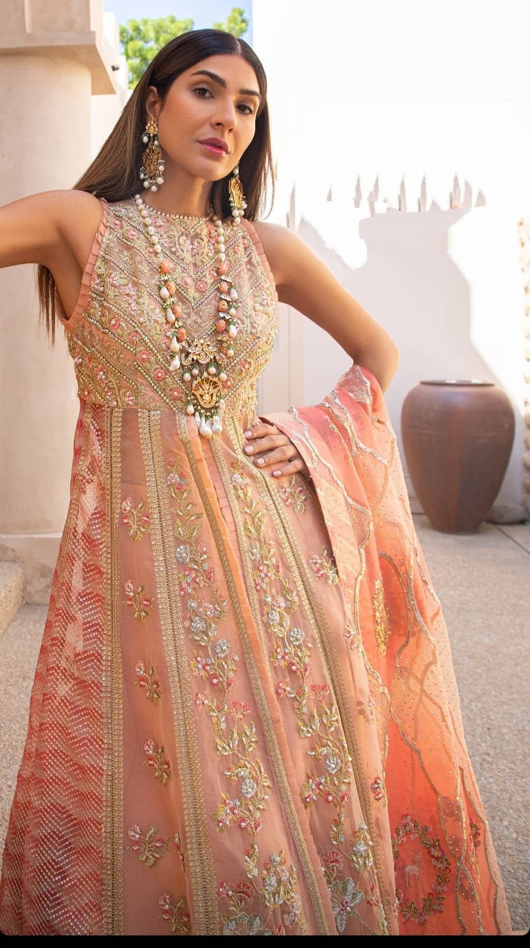 img_crimson_wedding_awwal_boutique