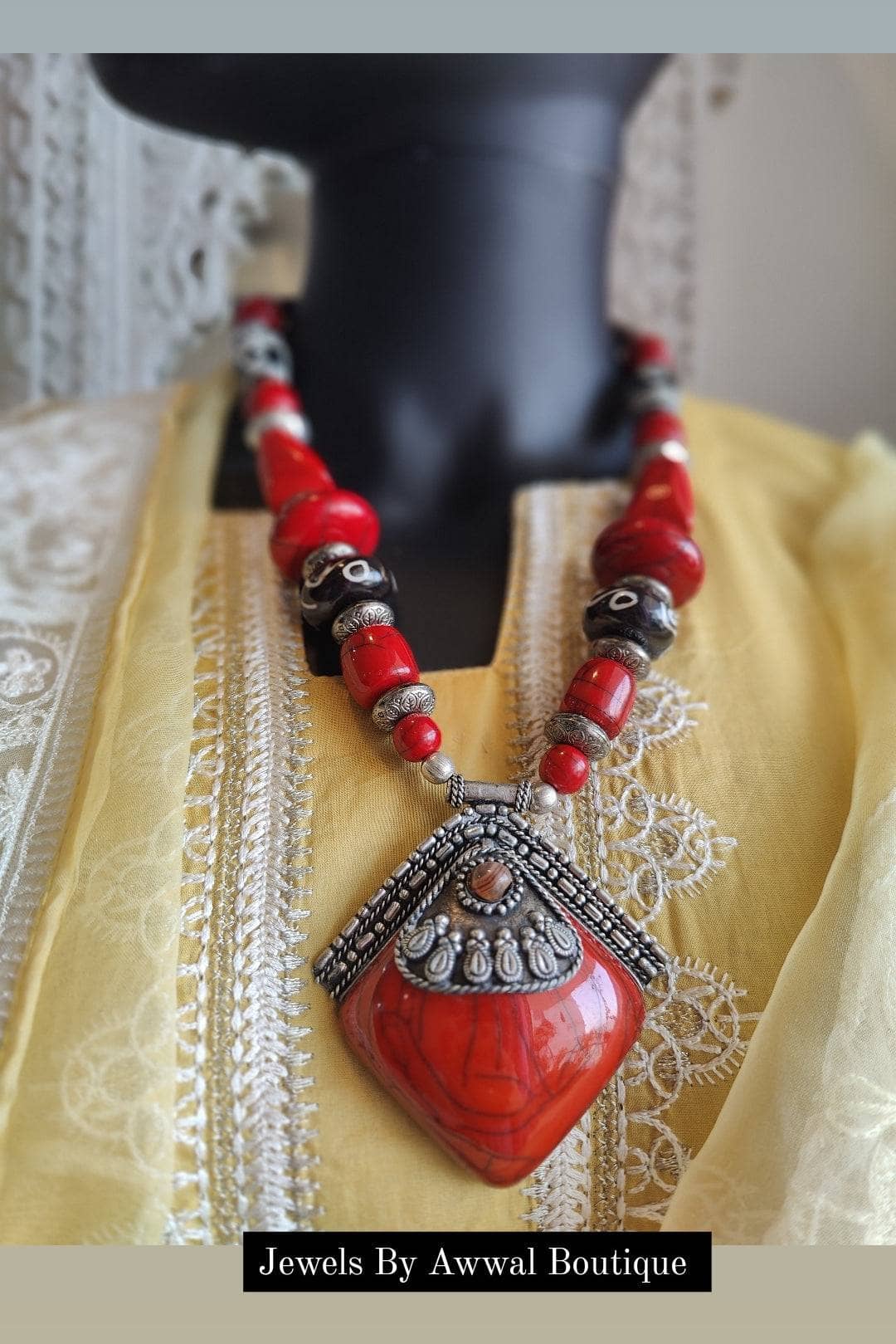 img_necklace_stone_awwal_boutique