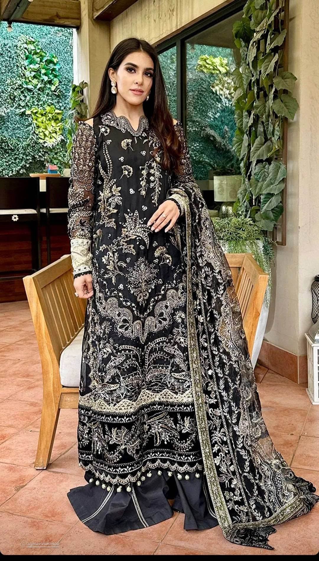 img_nureh_secret_garden_royal_palace_awwal_boutique