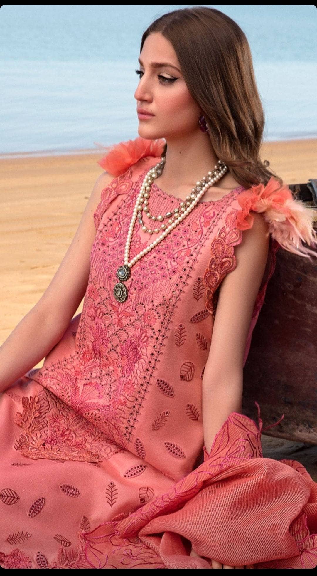 img_rang_rasiya_lawn_23_awwal_boutique