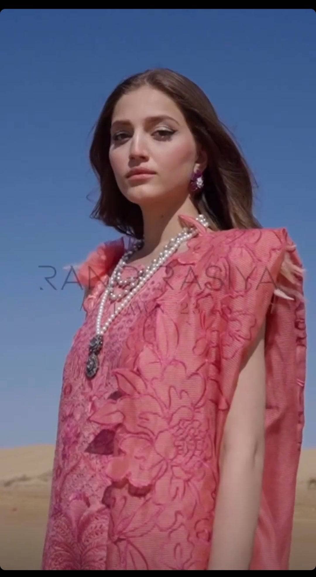 img_rang_rasiya_lawn_23_awwal_boutique