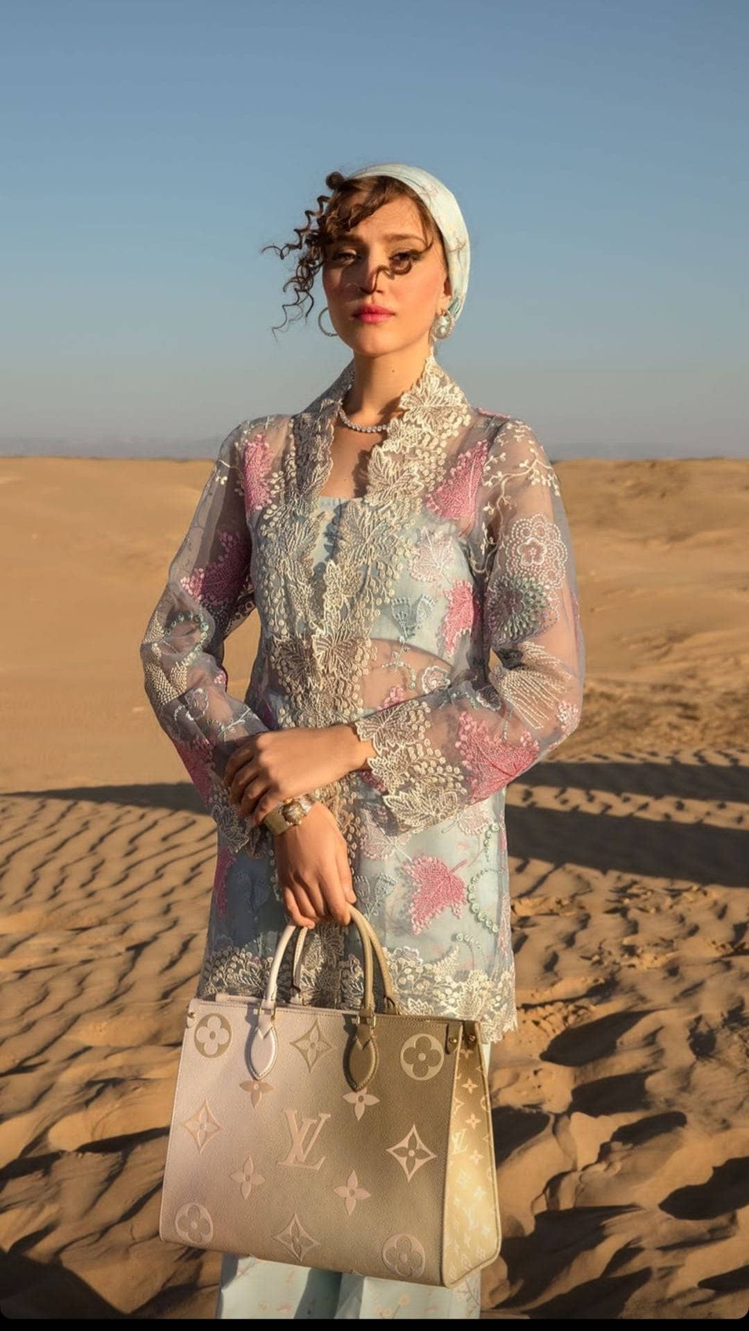 img_rang_rasiya_lawn_23_awwal_boutique