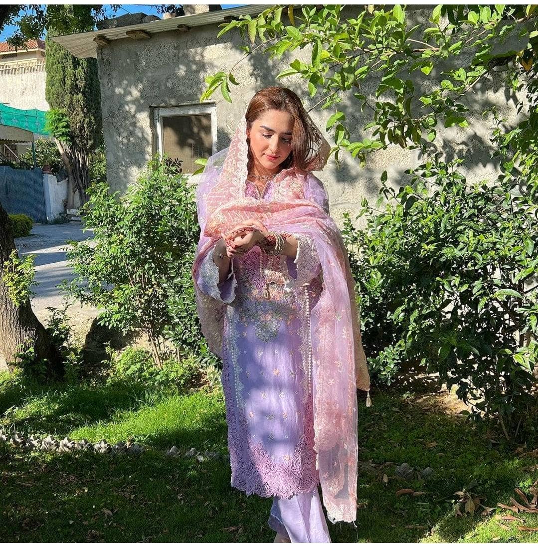 img_sobia_nazir_lawn_23_awwal_boutique