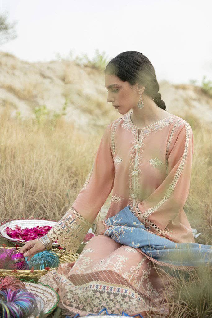 img_q_line_by_qalamkar_lawn_2021_awwal_boutique