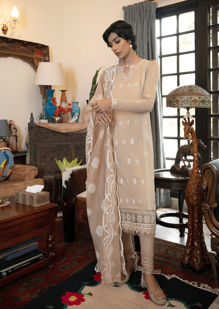 img_q_line_by_qalamkar_luxury_lawn_2021_awwal_boutique