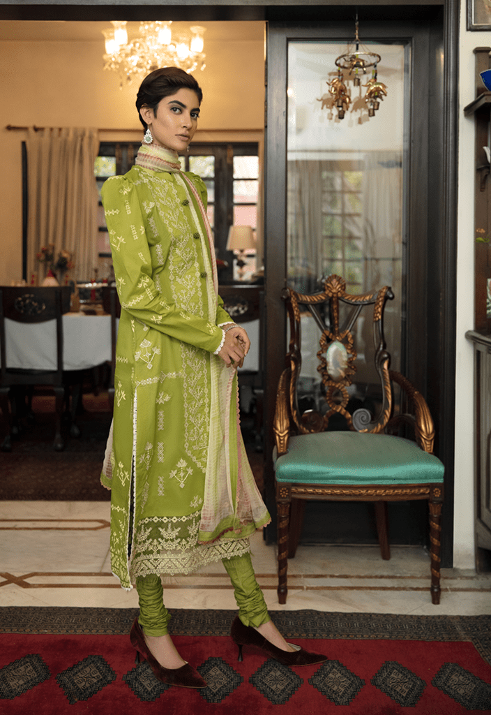 img_q_line_by_qalamkar_luxury_lawn_2021_awwal_boutique