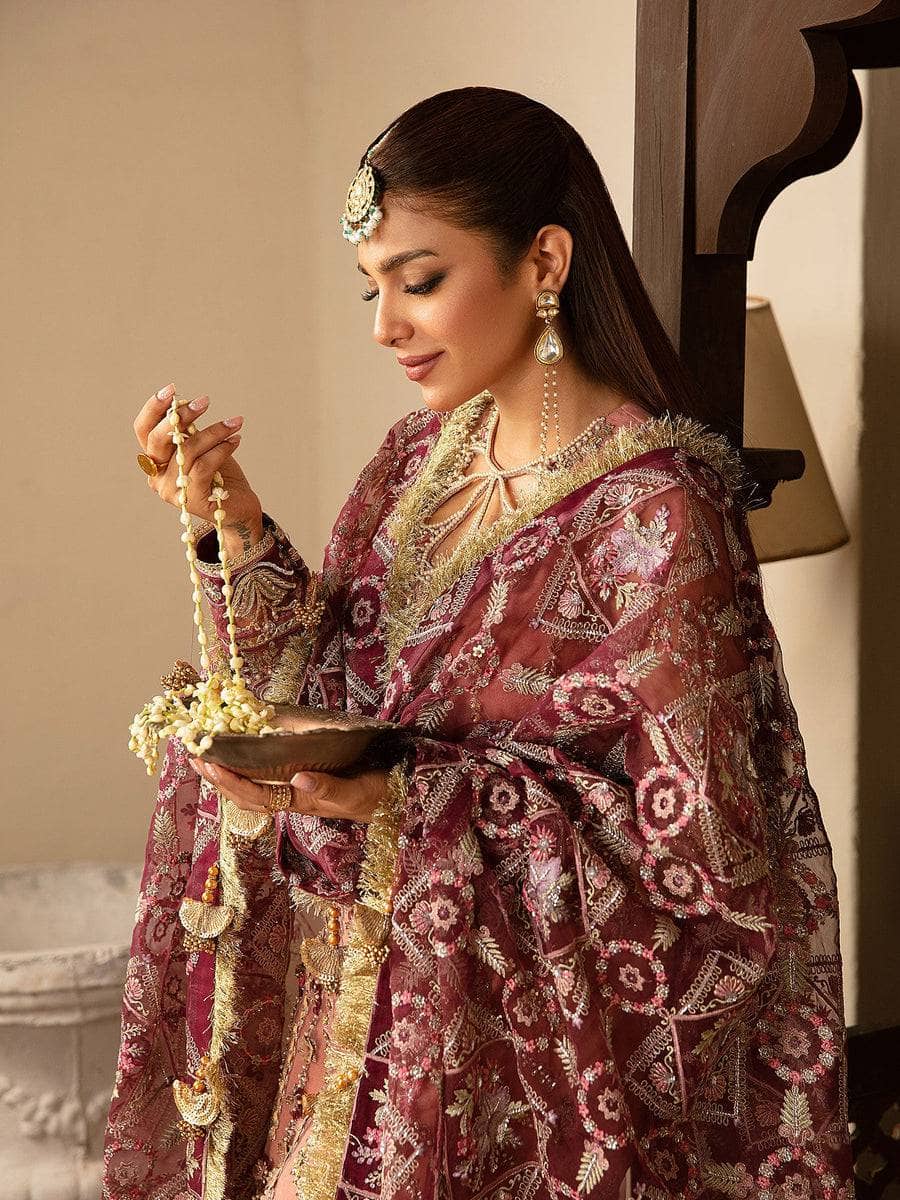 img_maryam_hussain_wedding_edition_awwal_boutique