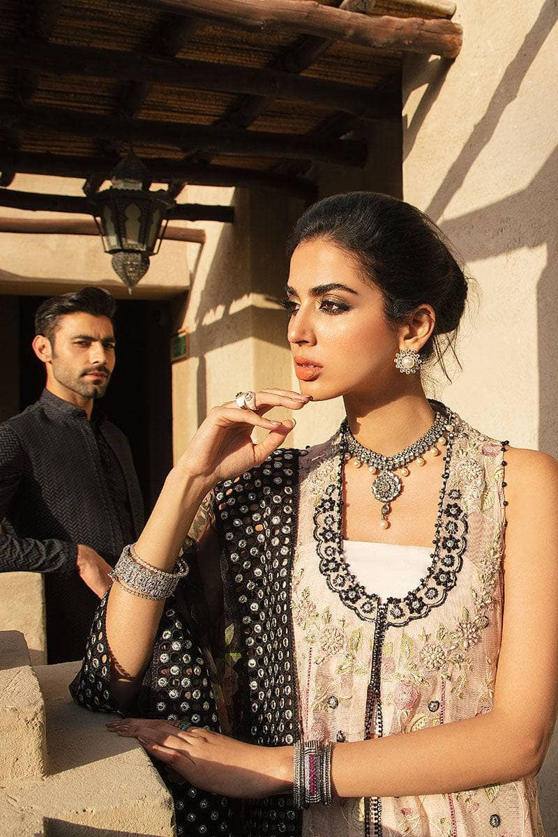 img_mushq_kahani_22_awwal_boutique