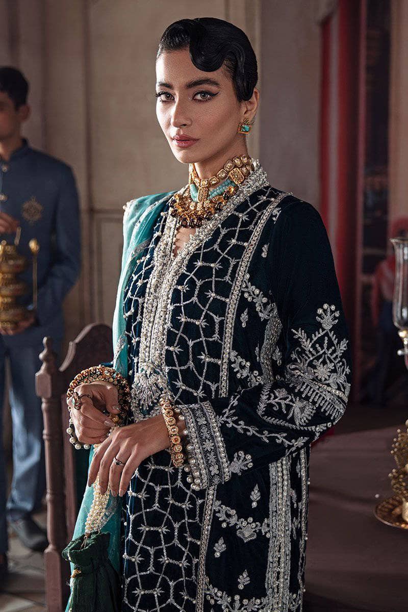 img_mushq_tehzeeb_velvet_edition_awwal_boutique