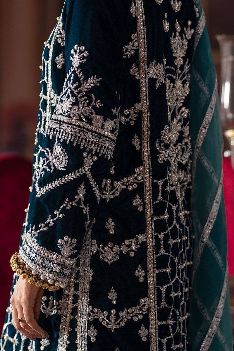 img_mushq_tehzeeb_velvet_edition_awwal_boutique