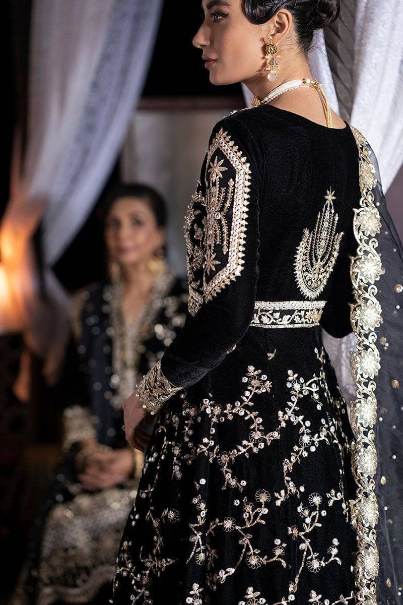 img_mushq_tehzeeb_velvet_edition_awwal_boutique