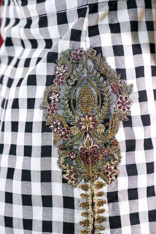 img_zara_shahjahan_lawn_2021_awwal_boutique