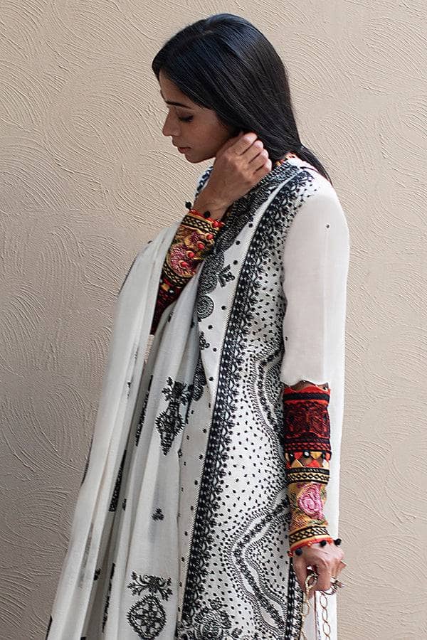 img_elan_lawn_22_awwal_boutique