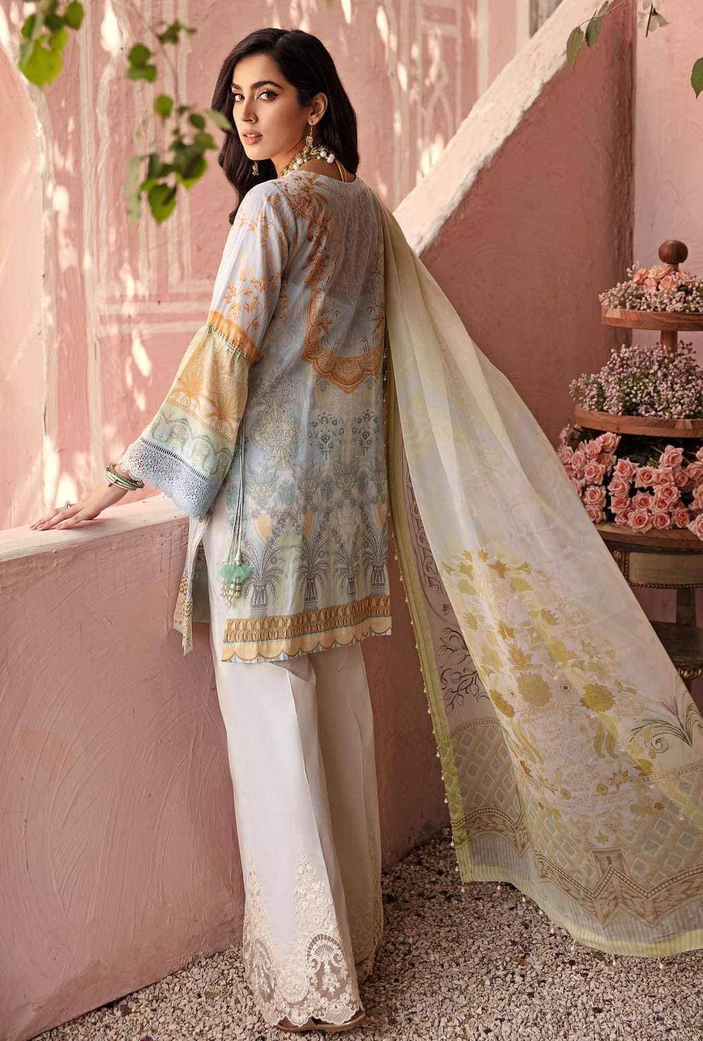 img_saadia_asad_eid_chikankari_lawn_2021_awwal_boutique
